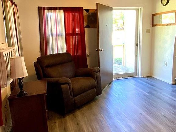4th image of 3850 High Land Dr