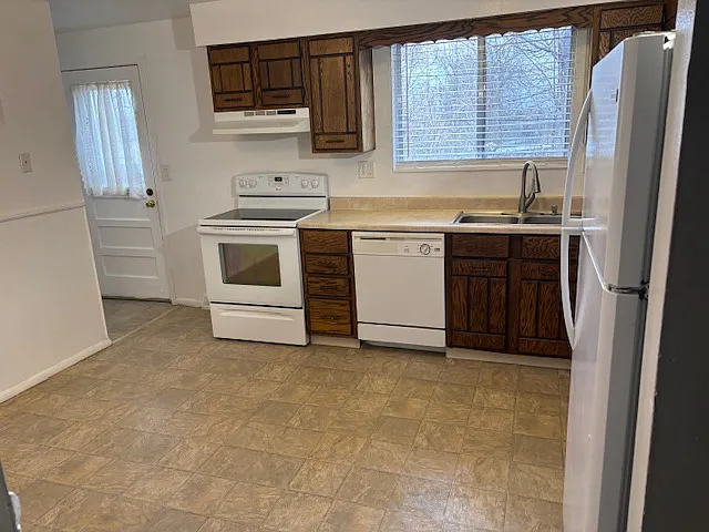 Rear Entry / Kitchen / Dining