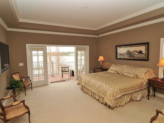 3rd image of 1240 Alexandra Ct