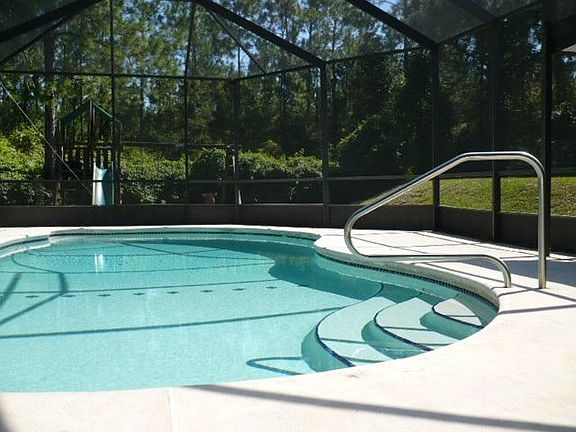 2nd image of 4016 Pine Run Cir