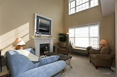 2nd image of 105 Edgebrook Ct