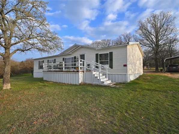 5097 Crafton Rd, Chico, TX 76431