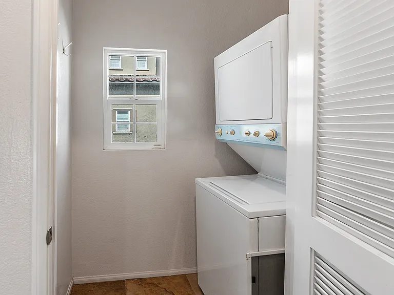 10556 Debreceni Way #9 — Photo 7