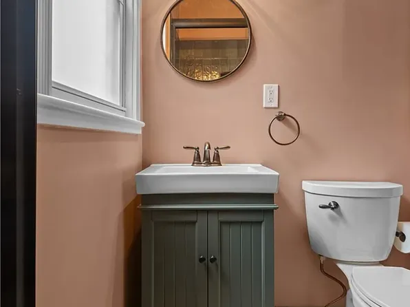 718 Washington St Floor 1, Sewickley, PA 15143