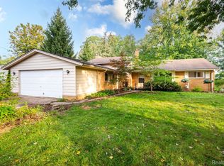 711 Sylvanwood Dr, Troy, MI 48085