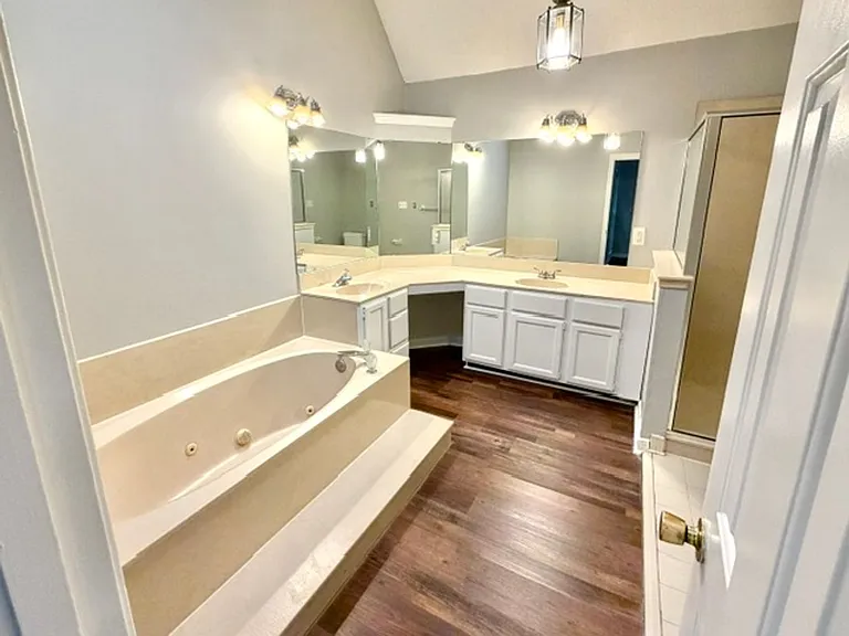 4126 Naragansett Cv — Photo 7
