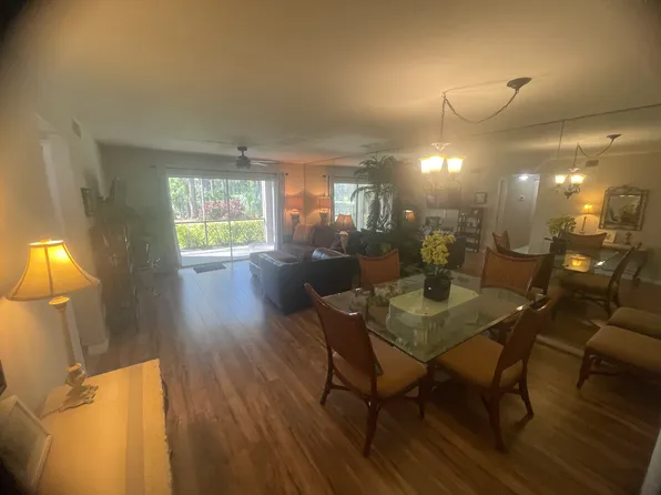 228 Fox Glen Dr, Naples, FL 34104