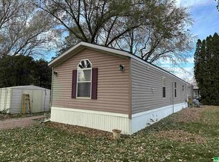 1603 Vonnie St, Vermillion, SD 57069