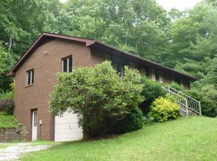 101 Hosta Ln SW, Meadows Of Dan, VA 24120