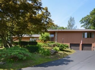 32 Crowningshield Dr, Paxton, MA 01612