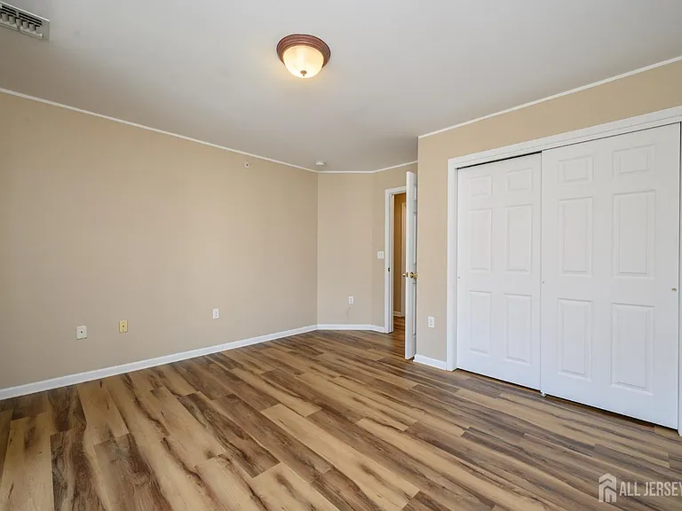 303 Pinelli Dr — Photo 20