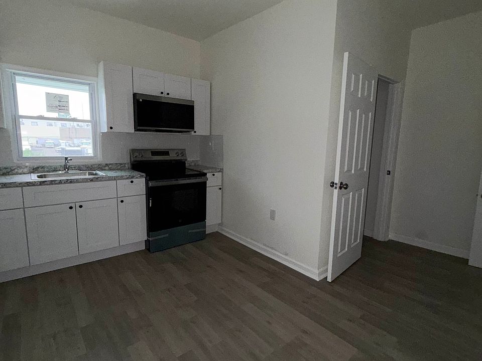 1st image of 6125 Glenmore Ave #1