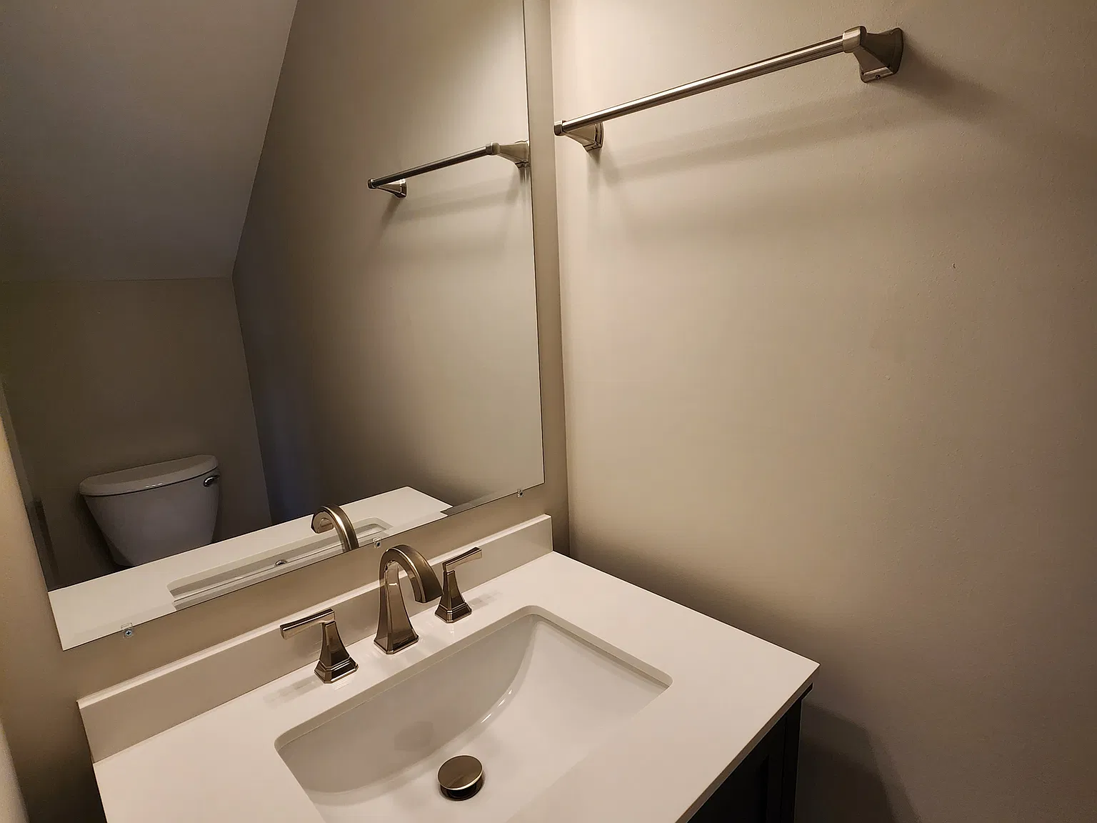2 bed, 2.5 bath, 1200 sqft, $1,600 — Photo 4