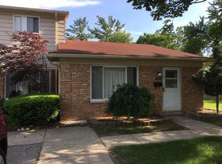 1367 Laurel Valley Dr, Waterford, MI 48327