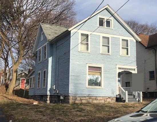 3rd image of 10 Orchard Ave