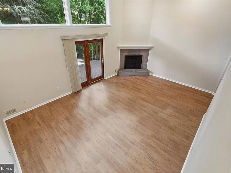 156 Eaton Dr — Photo 11