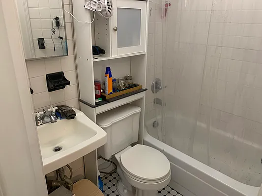 Rented by City Barn Realty Inc | media 10