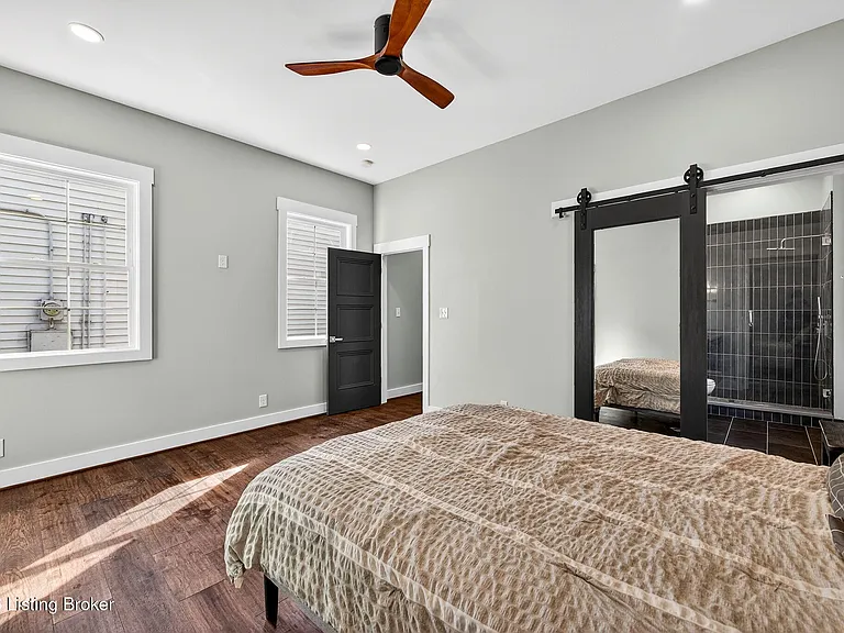 914 Ash St — Photo 21
