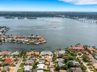1903 Bayshore Dr, Belleair Beach, FL 33786