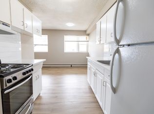 2111 54th Ave SW #1-BEDROOM, Calgary, AB T3E1L8