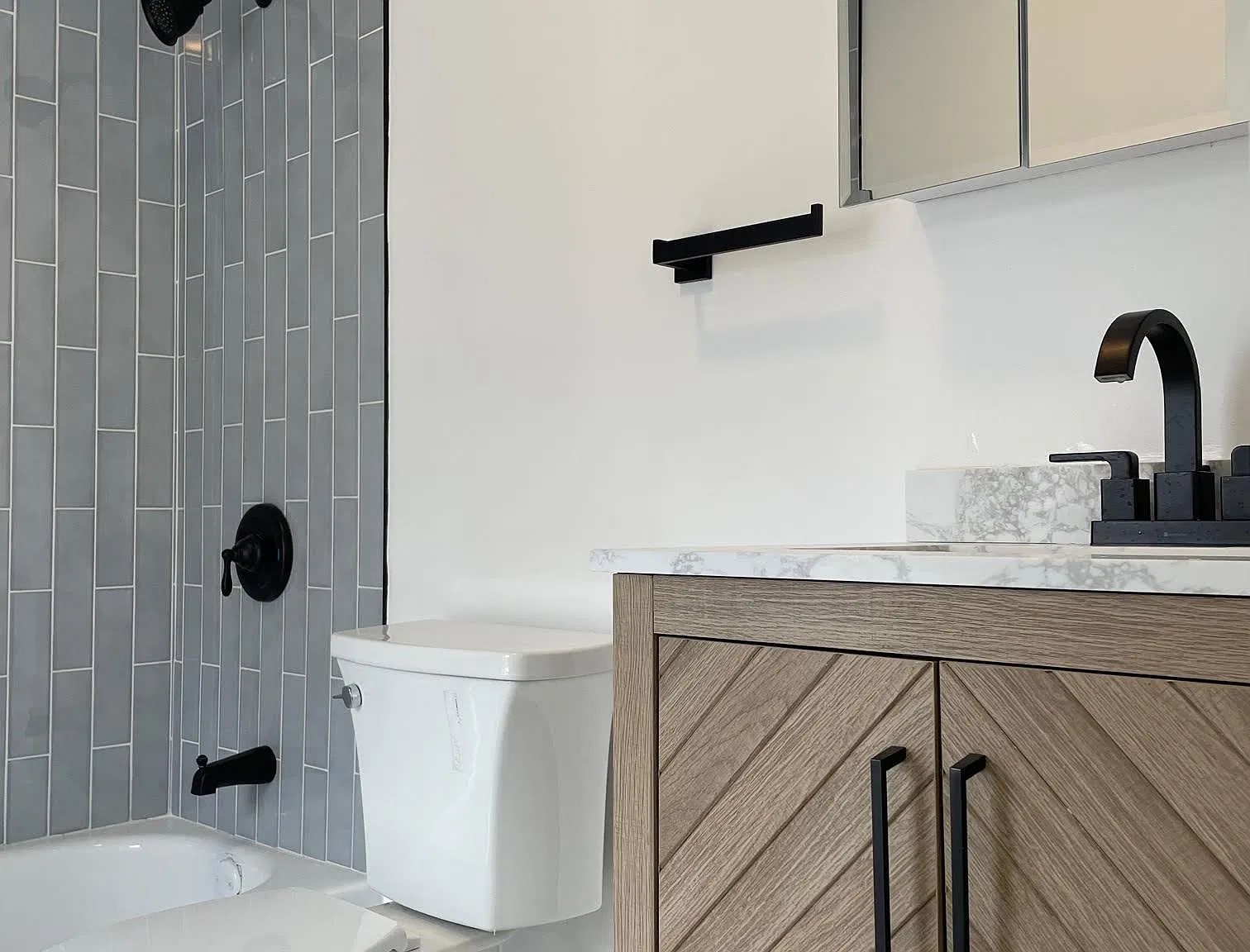 2 bed, 850 sqft, $1,630 — Photo 2