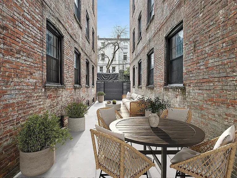 21 Columbia Pl #3B — Photo 6