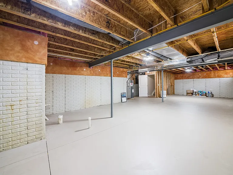 8865 Sweetshade Dr — Photo 47