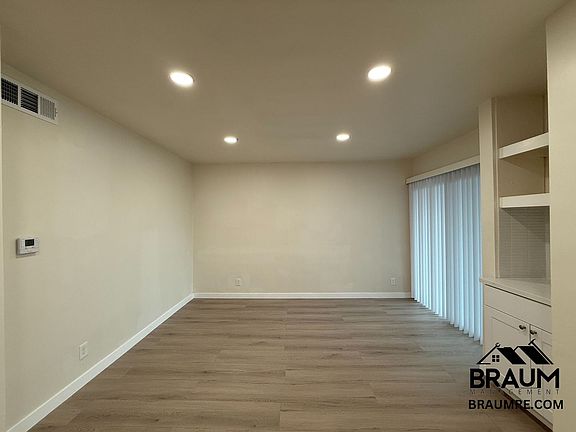 3rd image of 5252 Hermitage Ave APT 7
