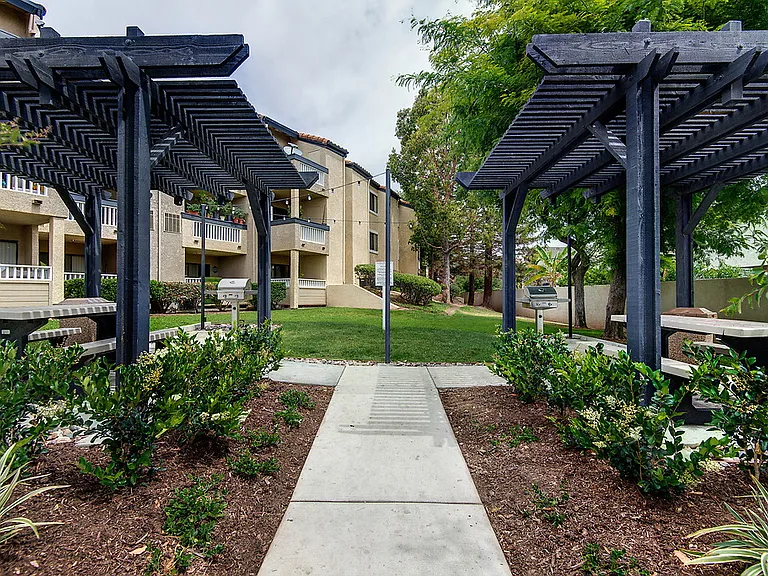 Parkside Court — Photo 30