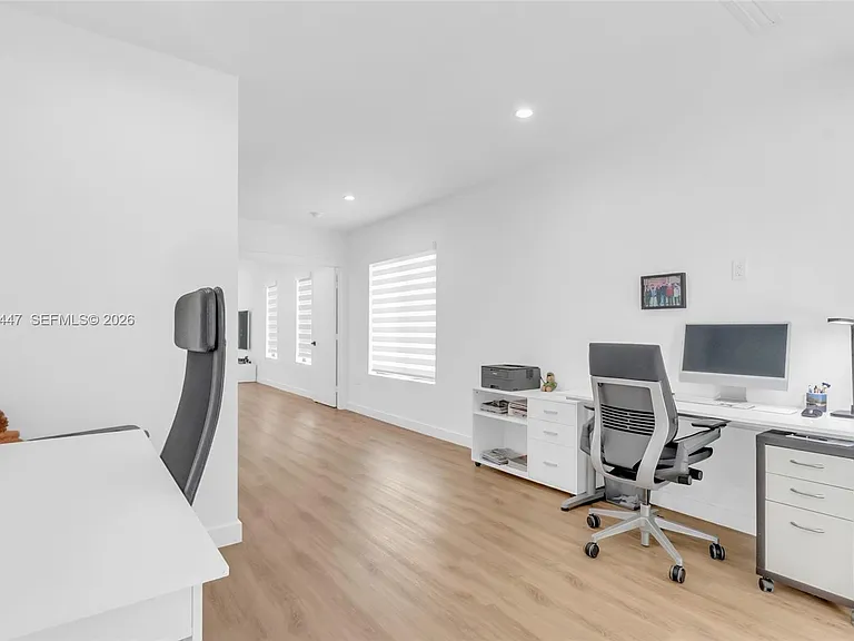 SW 62nd Ave — Photo 32