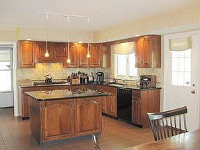 5th image of 46 Providence Ct