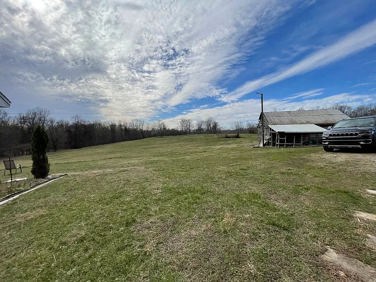 555 Hopewell Rd — Photo 34