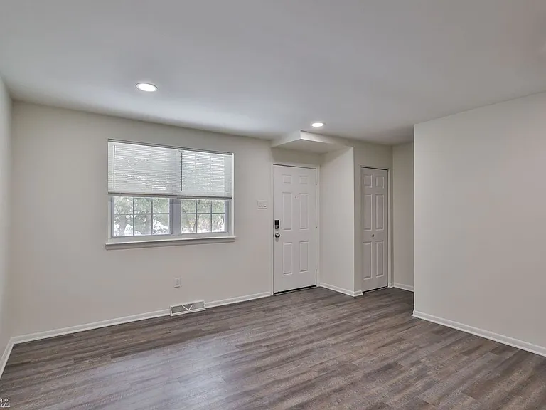 305 S Warminster Rd #B2 — Photo 24