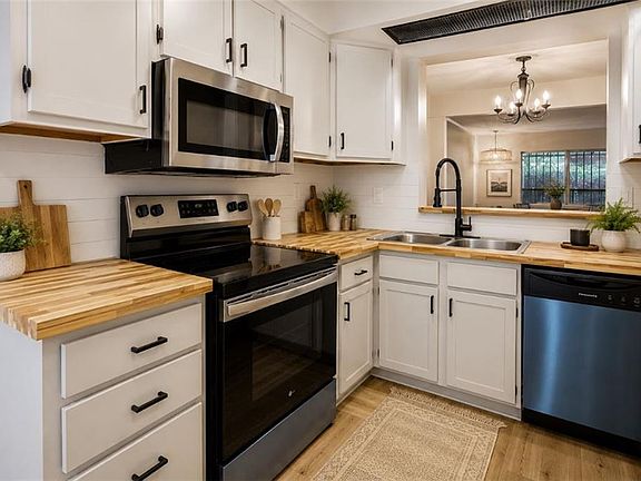 5th image of 3320 N Arnoult Rd APT 122