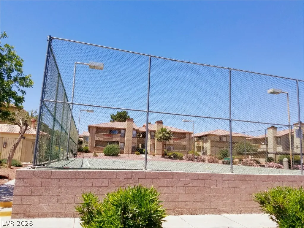3 bed, 2.0 bath, 1130 sqft, $1,550 — Photo 3