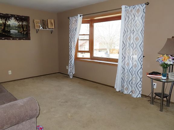 2nd image of 509 Silbury Ct