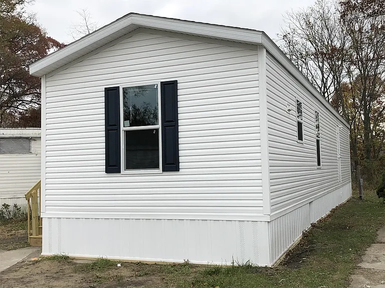 2955 Dekalb St — Photo 3