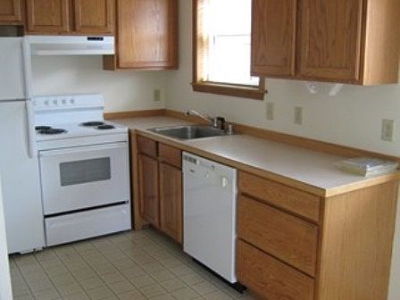 2nd image of 135 N 3rd St W APT B