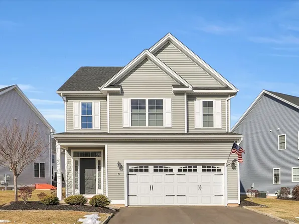 72 Lexington Gardens #72, North Haven, CT 06473