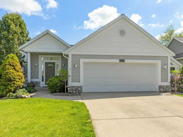 10502 Bridgewater Dr, Zeeland, MI 49464