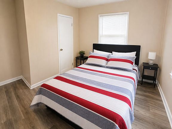 5th image of 406 W 52nd St #406