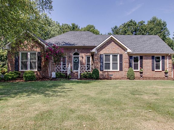 2nd image of 1823 Turfland Dr