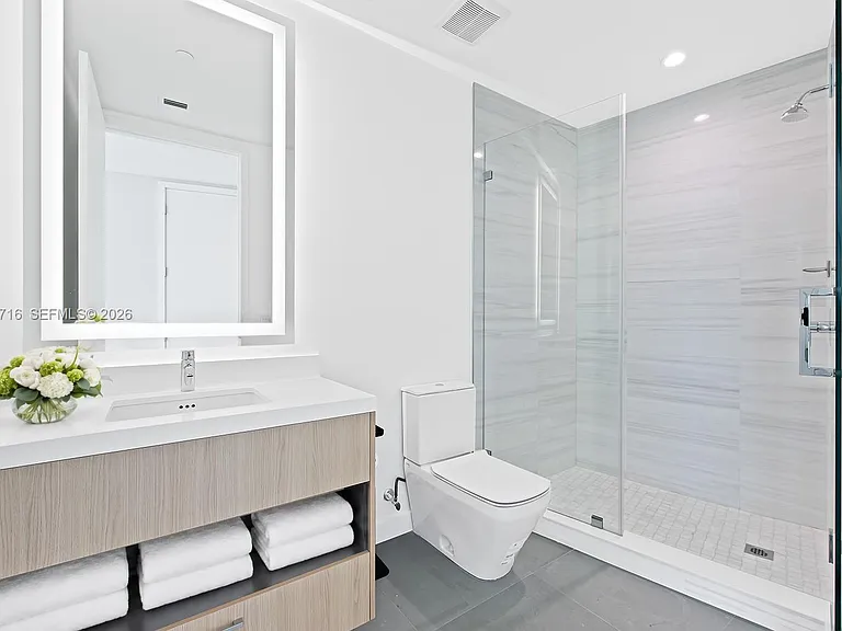 851 NE 1st Ave #Penthouse 5402 — Photo 27