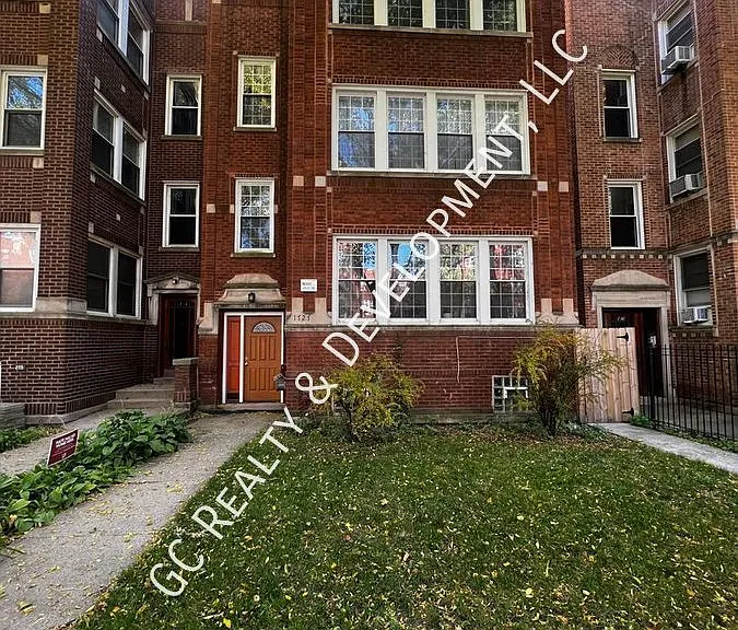 1727 W Albion Ave #1 — Photo 1