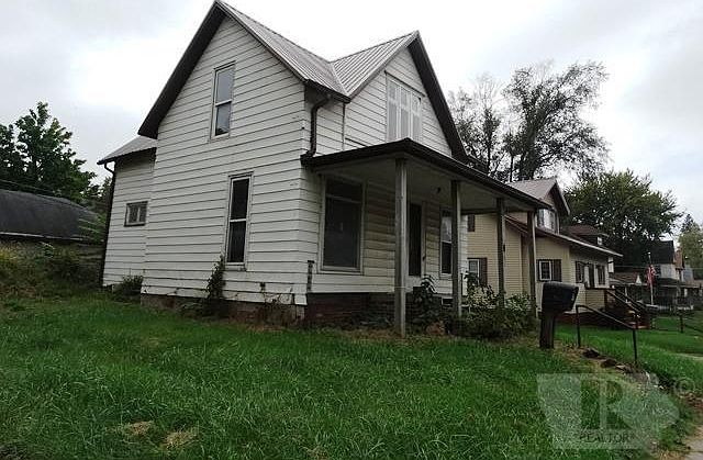 1st image of 710 A Ave E