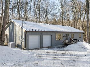 259 Lc Larsen Dr, Gouldsboro, PA 18424