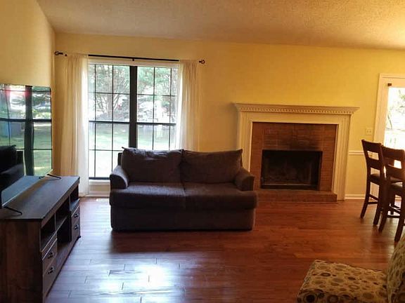 5th image of 2044 Woodside Ct