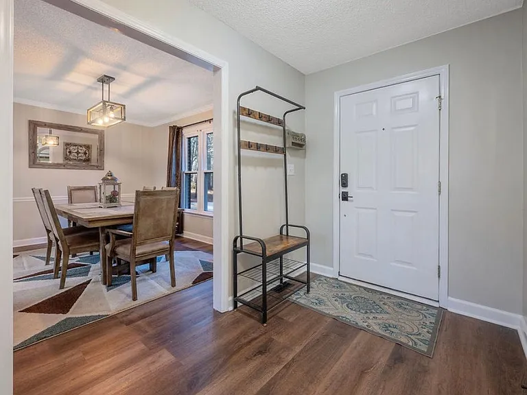 6908 Orchard Knoll Dr — Photo 7