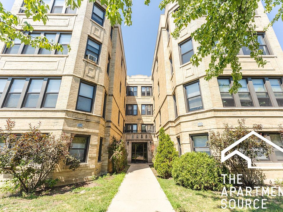 1st image of 2546 W Summerdale Ave APT 3R