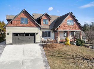 30 Shaker Ct, Asheville, NC 28805